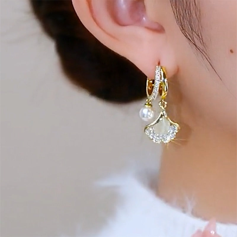 Fashion jewelry Opal Ginkgo Leaf Ear Clip Fashion Temperament