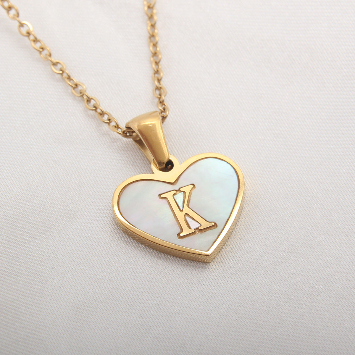 26 Letter Heart-shaped Necklace White Shell Love Clavicle Chain
