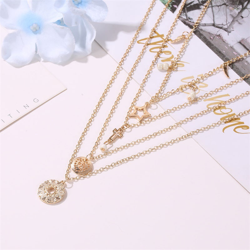 Fashion hollow five-pointed star pendant