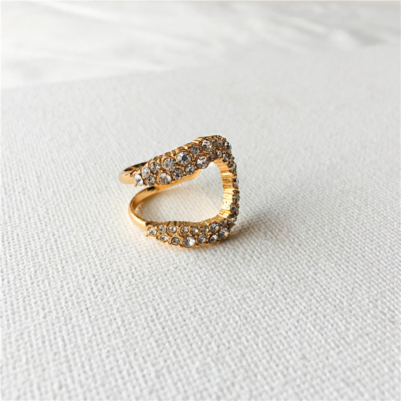 Gradient Crescent Pearl Ring - Jps collections