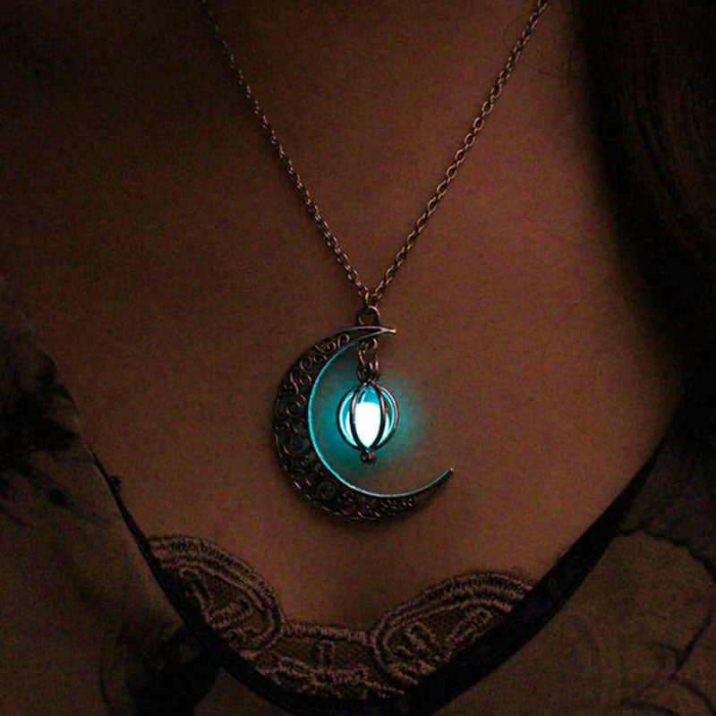 Hollow Moon Heart-shaped Luminous Pumpkin Necklace - Jps collections