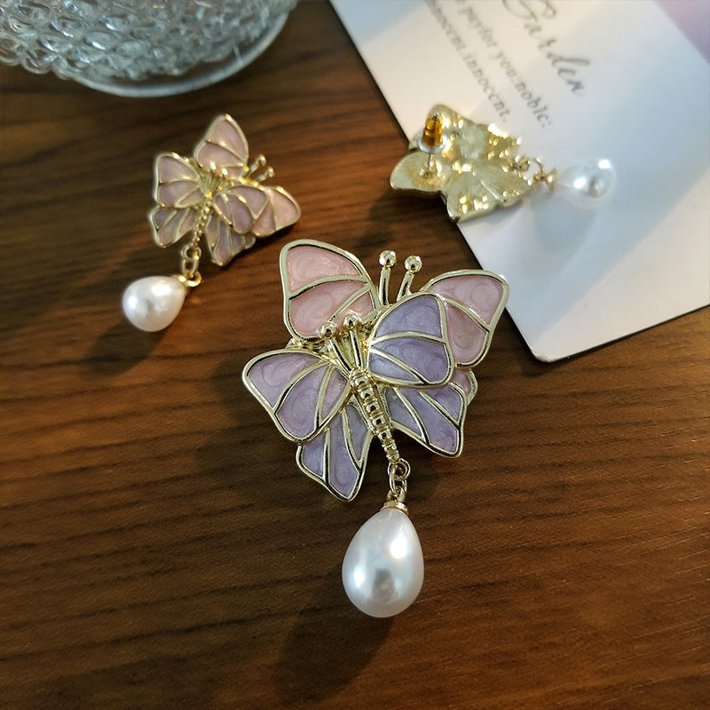 Tender Butterfly Pearl Brooch